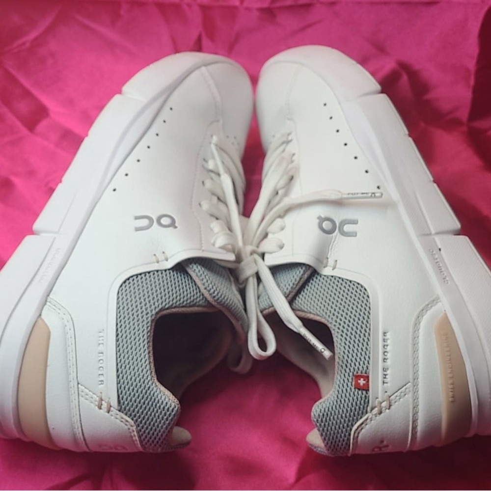ON WOMENS. THE ROGER ADVANTAGE SNEKERS 7.5 - Picture 6 of 10